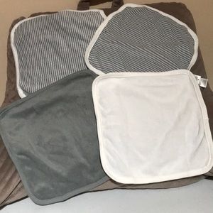 ❌SOLD❌4 never used Carter’s washcloths w/ bundle
